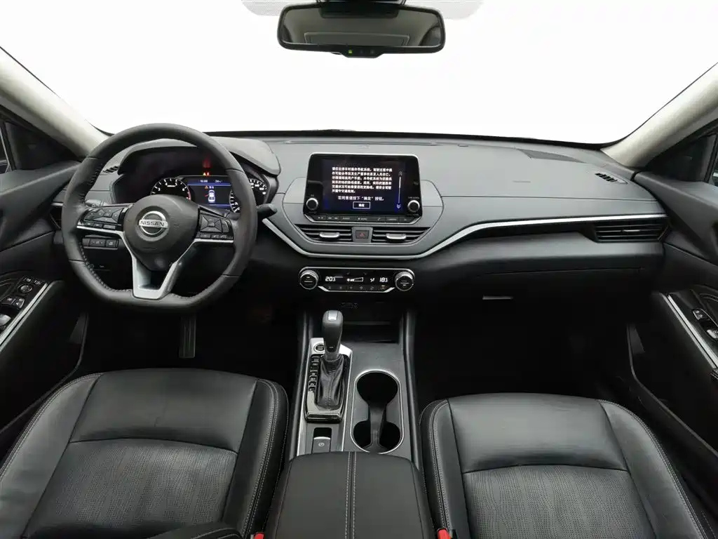 NISSAN TEANA 2019