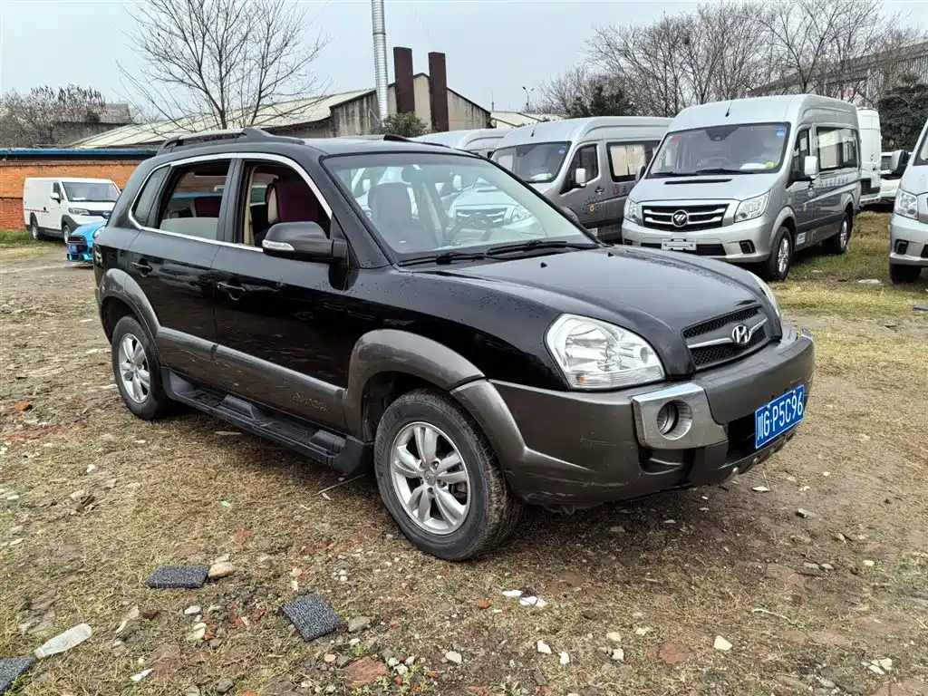 HYUNDAI TUCSON 2012