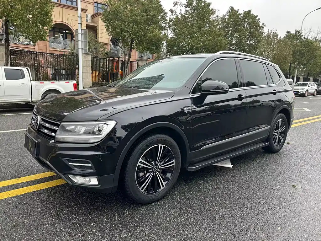 VOLKSWAGEN TIGUAN L 2021