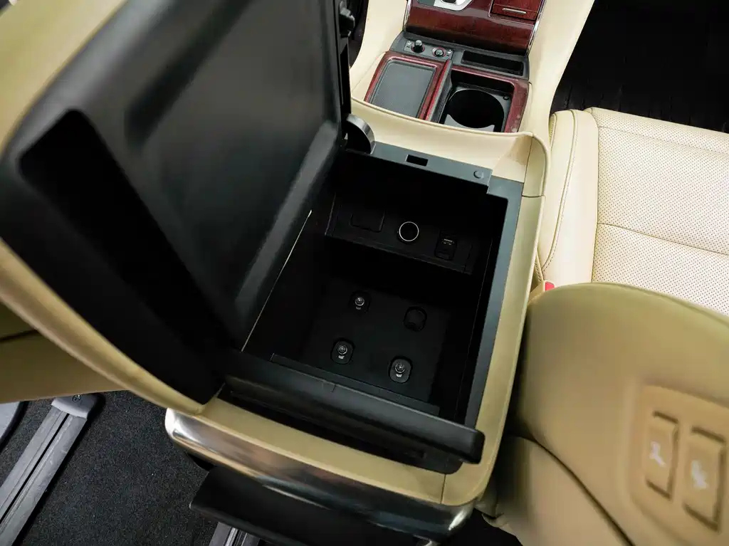 TOYOTA ALPHARD 2016