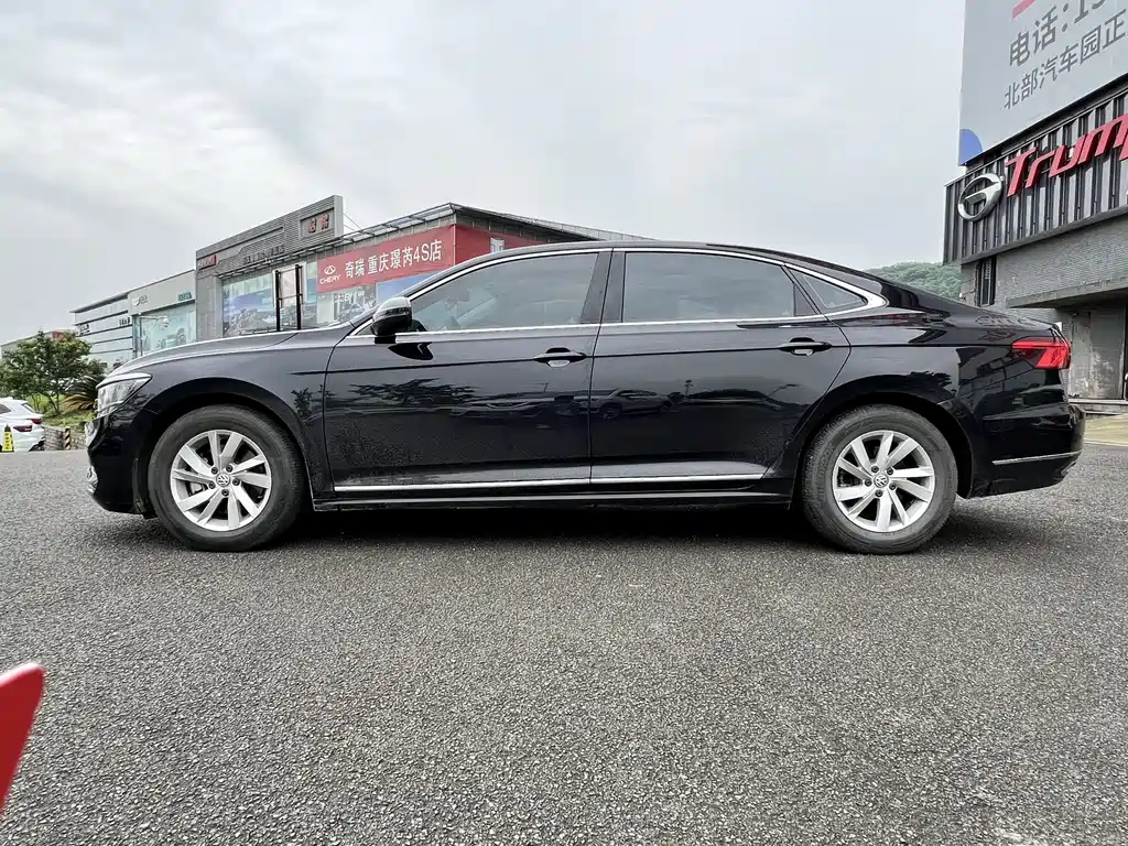 VOLKSWAGEN PASSAT 2021