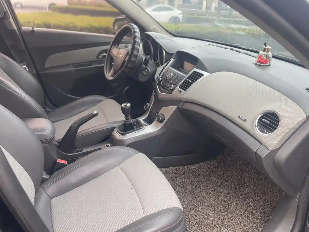 CHEVROLET CRUZE 2011