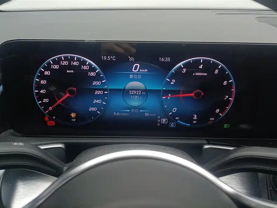 MERCEDES BENZ GLB 2021
