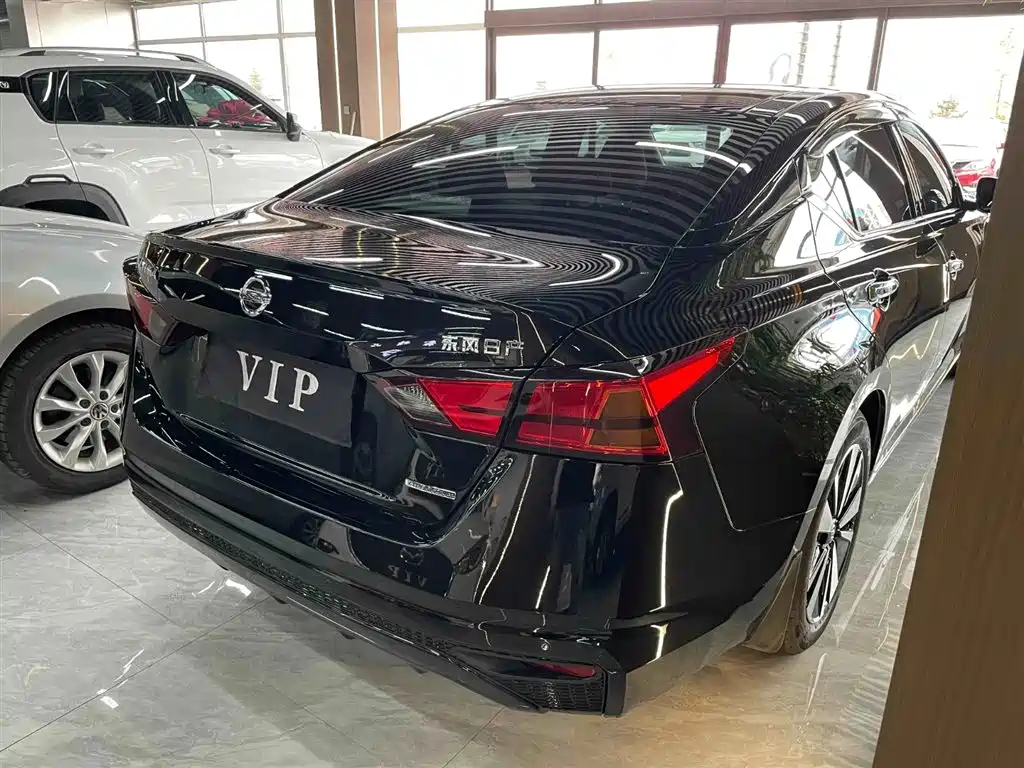 NISSAN TEANA 2024