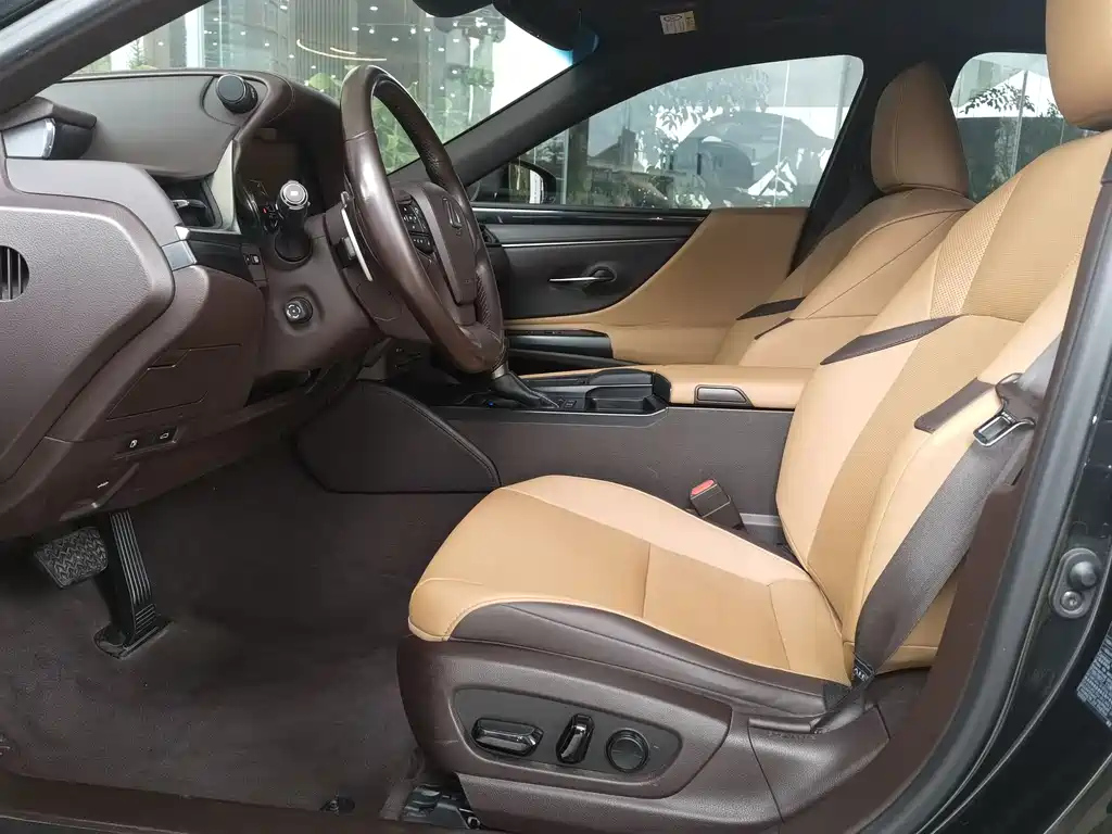 LEXUS ES 2021