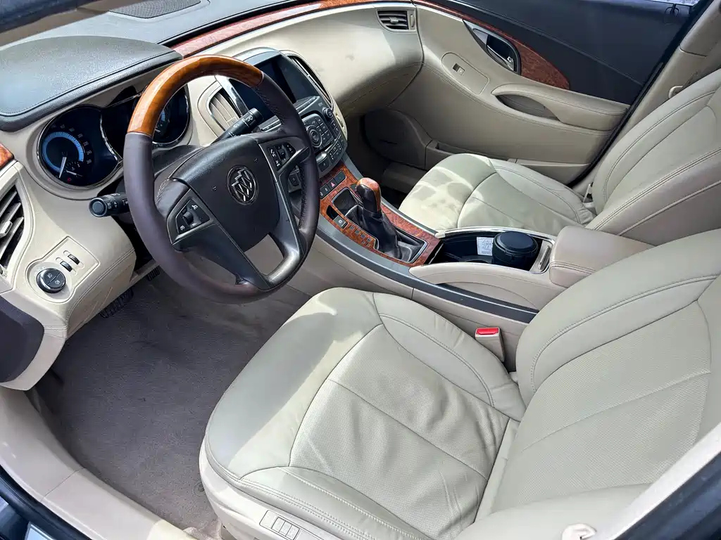 BUICK LACROSSE 2012