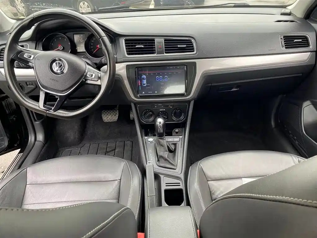 VOLKSWAGEN LAVIDA 2018