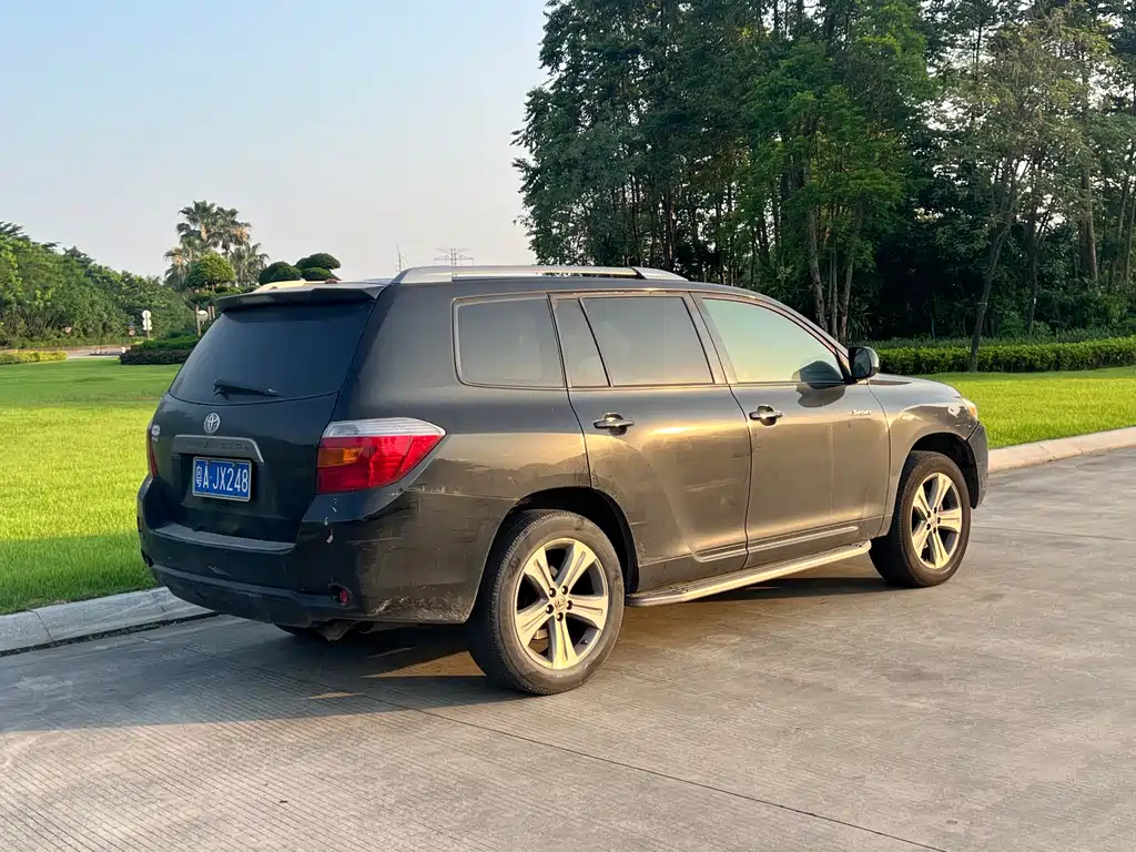 TOYOTA HIGHLANDER 2010