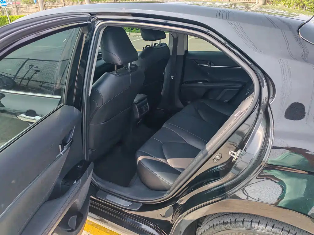 TOYOTA CAMRY 2019