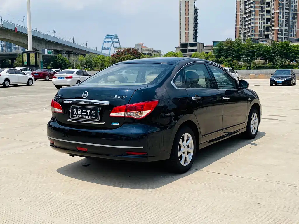 NISSAN SYLPHY 2014