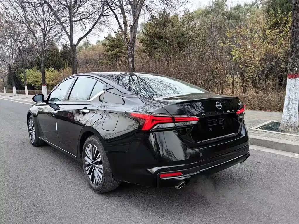 NISSAN TEANA 2023
