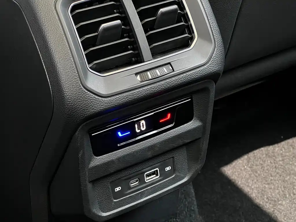 VOLKSWAGEN TIGUAN L 2023