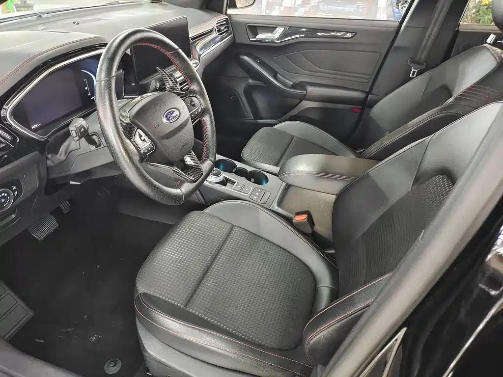FORD FOCUS 2021