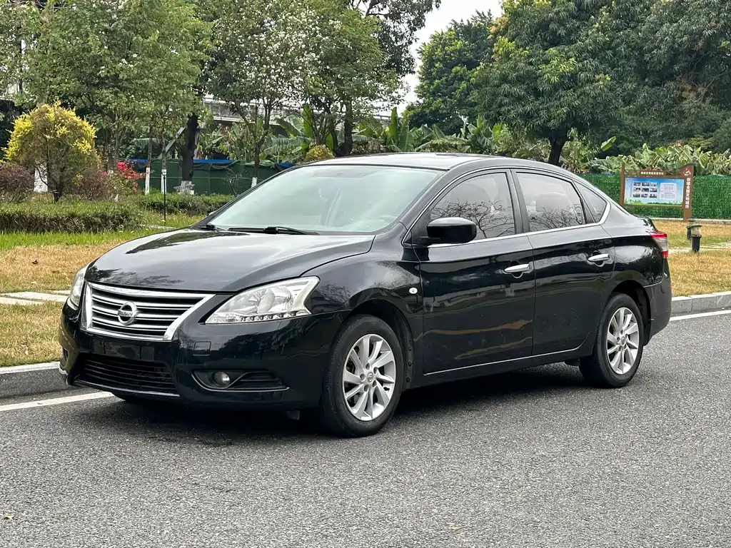NISSAN SYLPHY 2012