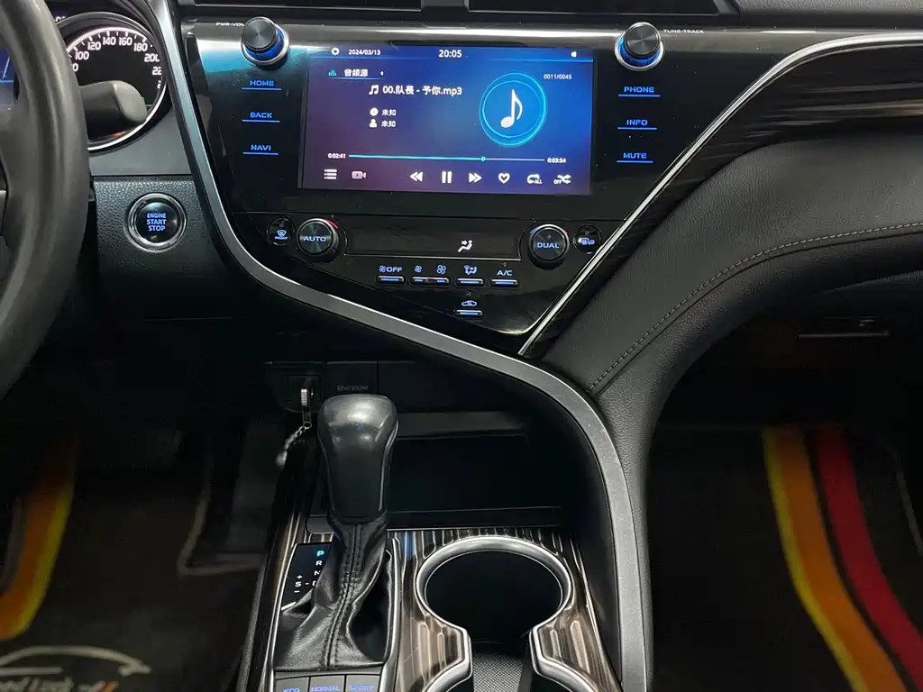 TOYOTA CAMRY 2021