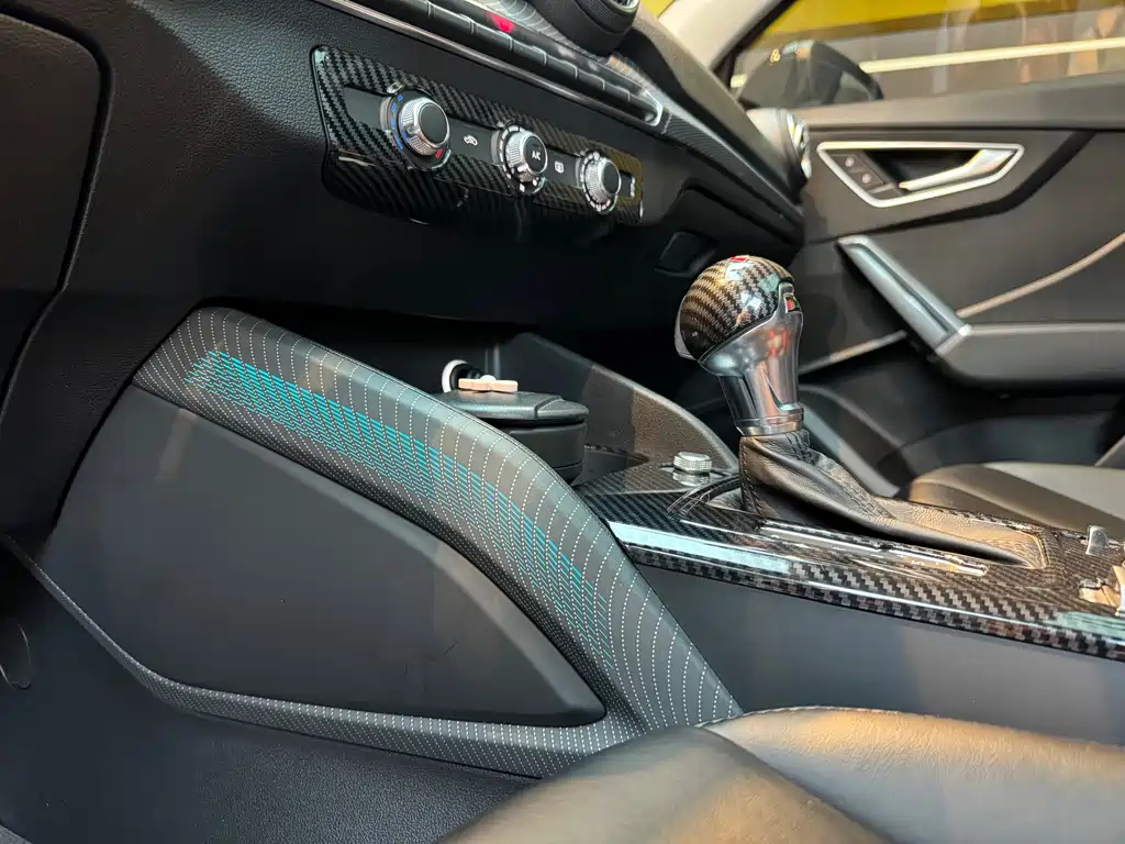 AUDI Q2L 2020
