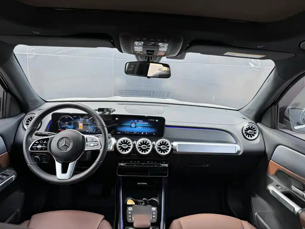 MERCEDES BENZ GLB 2023