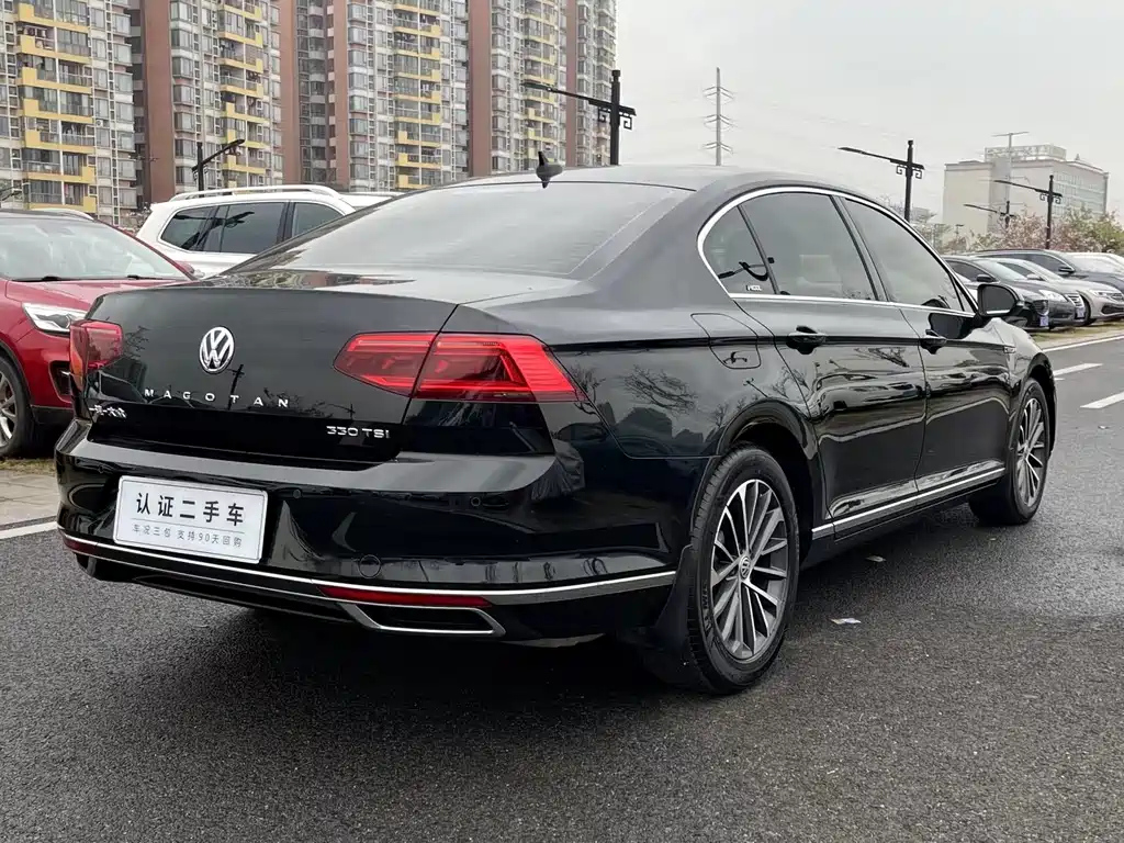 VOLKSWAGEN MAGOTAN 2020