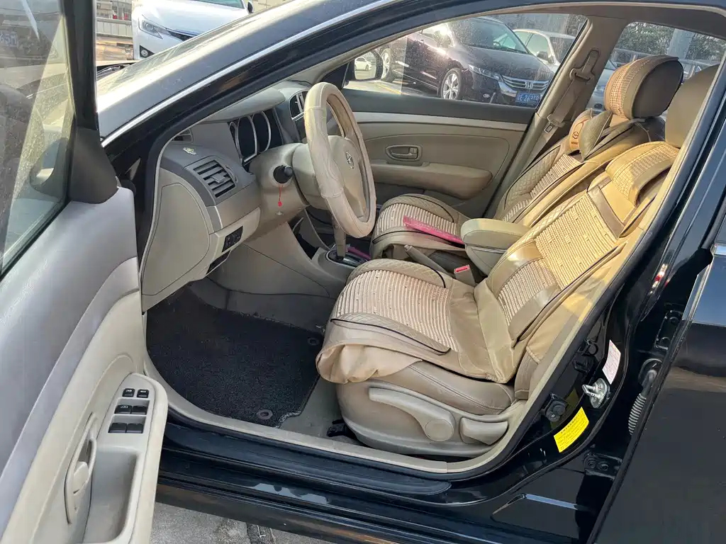 NISSAN SYLPHY 2015
