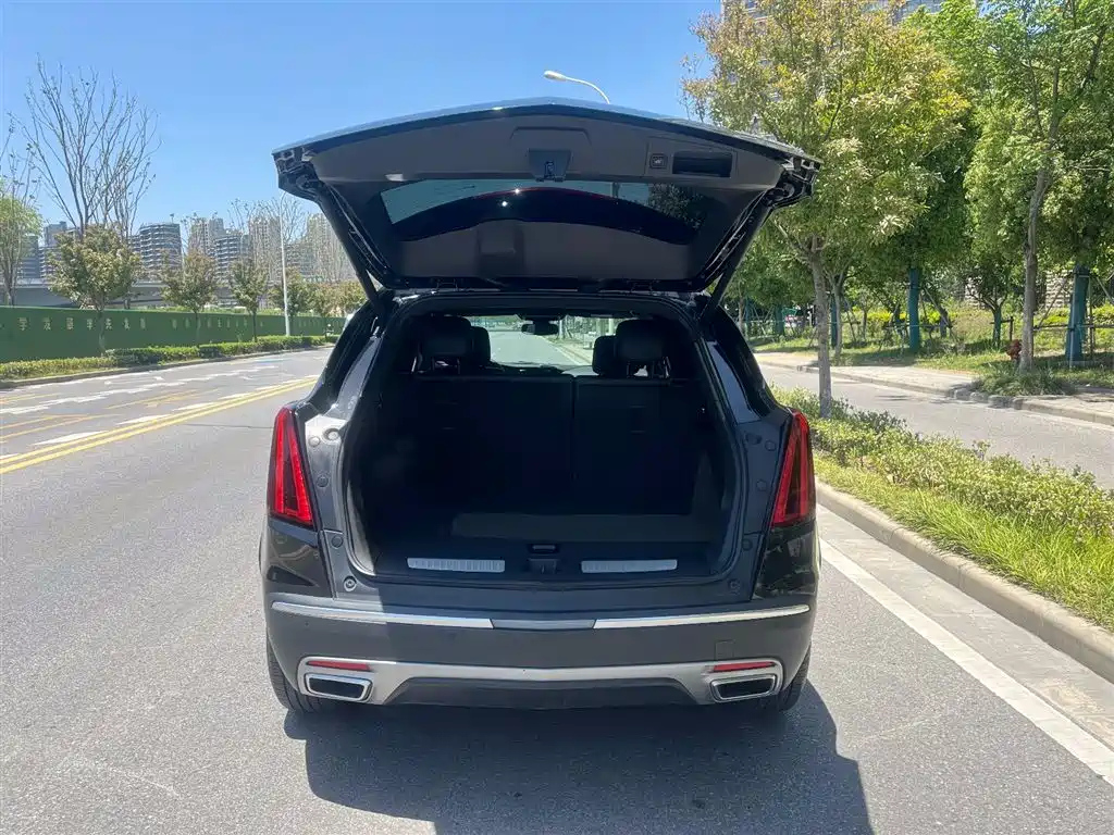 CADILLAC XT5 2021