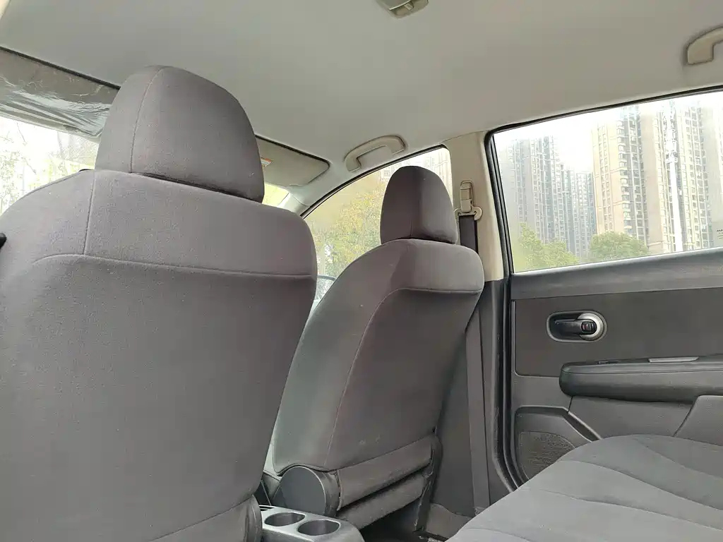 NISSAN TIIDA TIIDA 2010