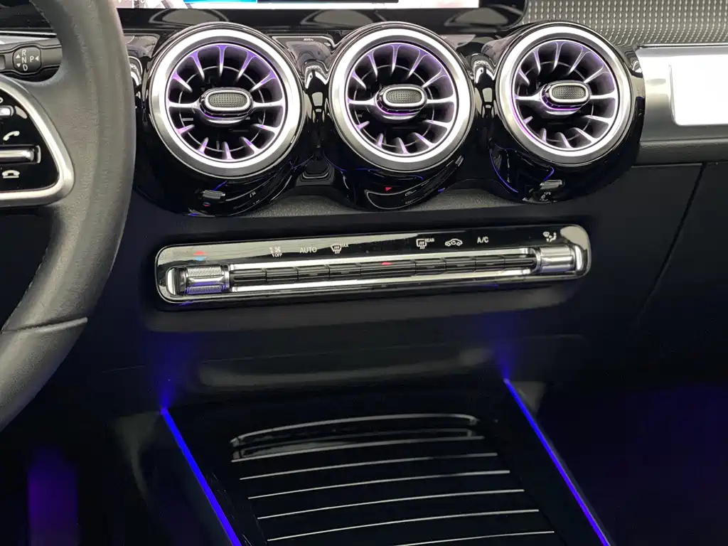 MERCEDES BENZ GLB 2022