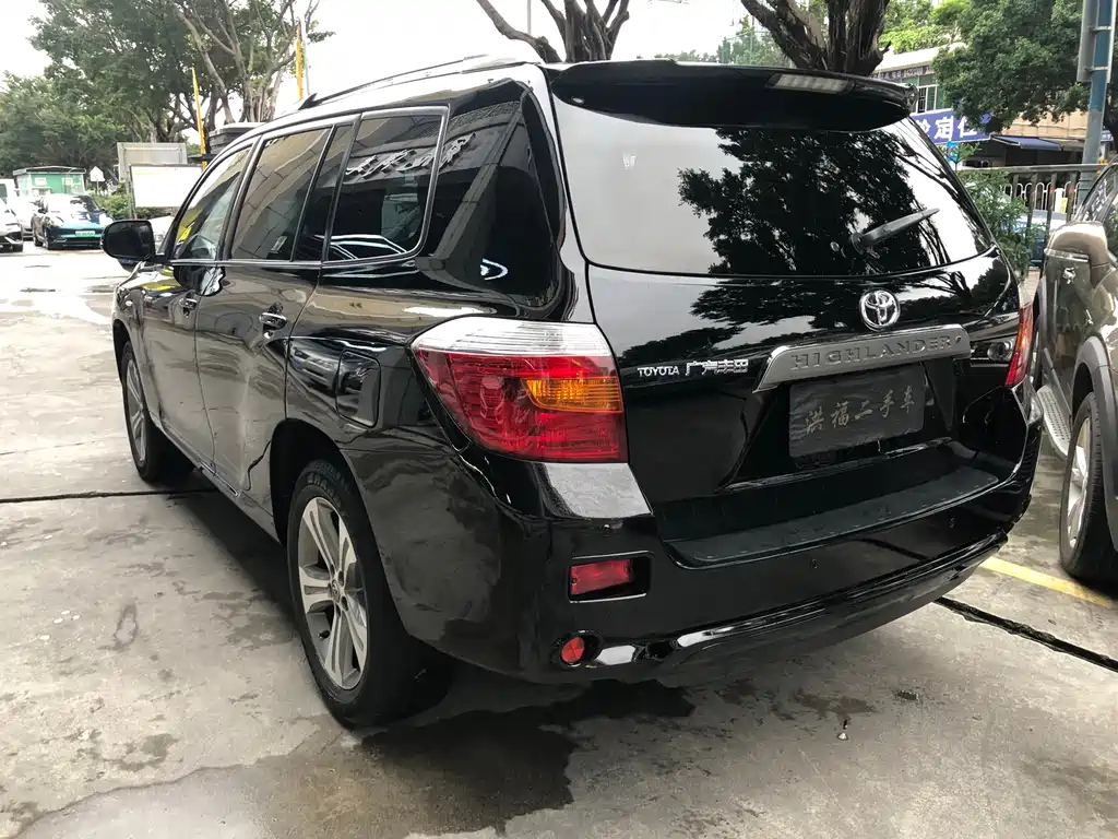 TOYOTA HIGHLANDER 2010