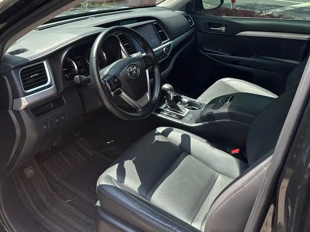 TOYOTA HIGHLANDER 2021