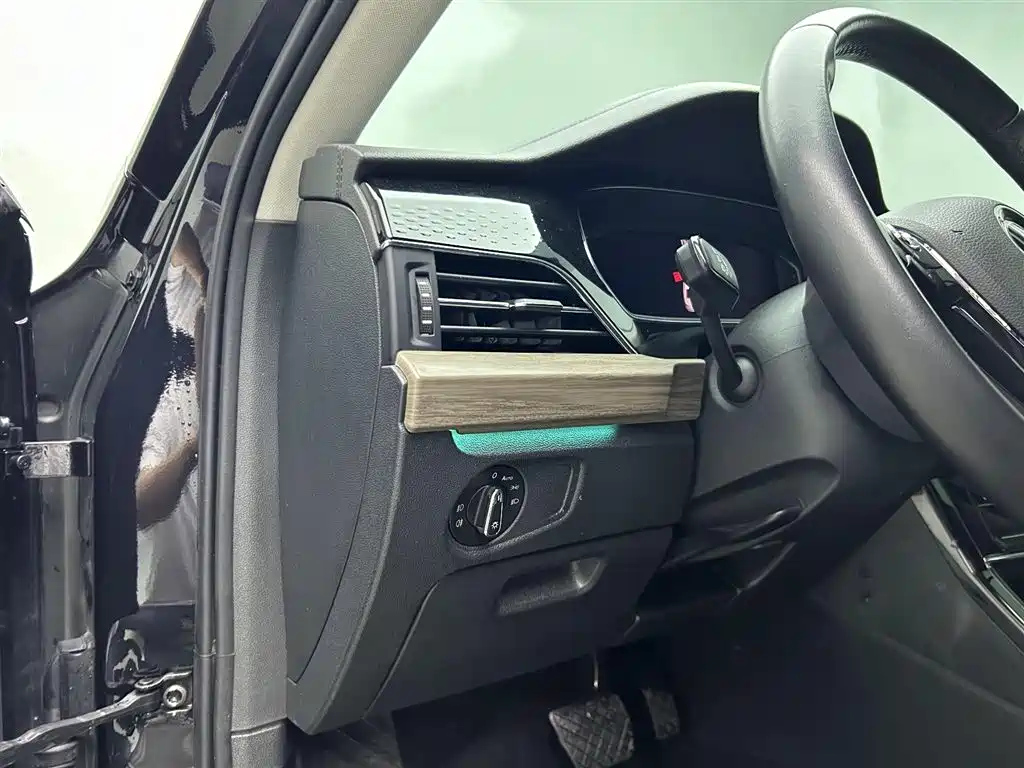 VOLKSWAGEN PASSAT 2021