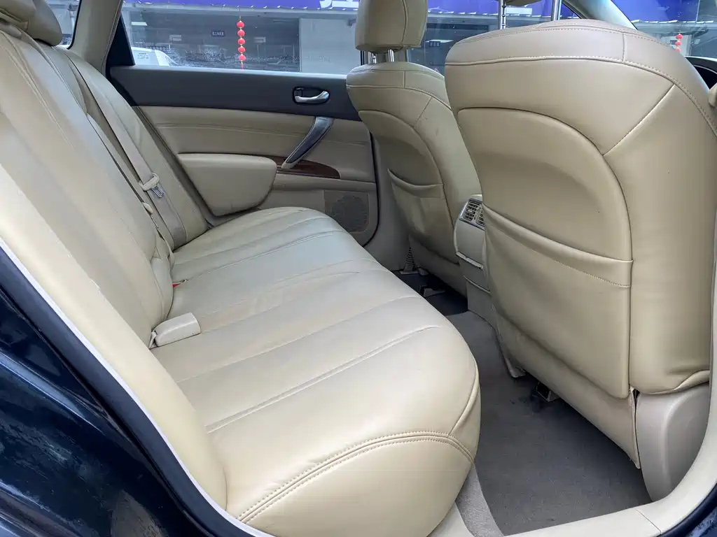 NISSAN TEANA 2011