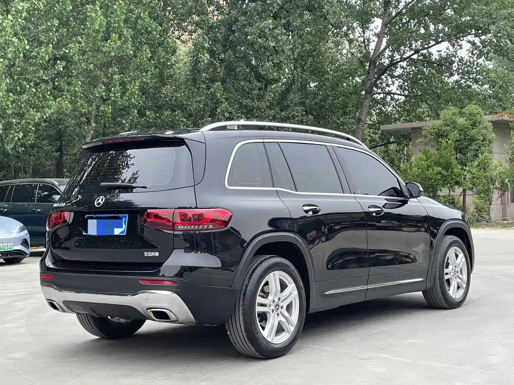 MERCEDES BENZ GLB 2023
