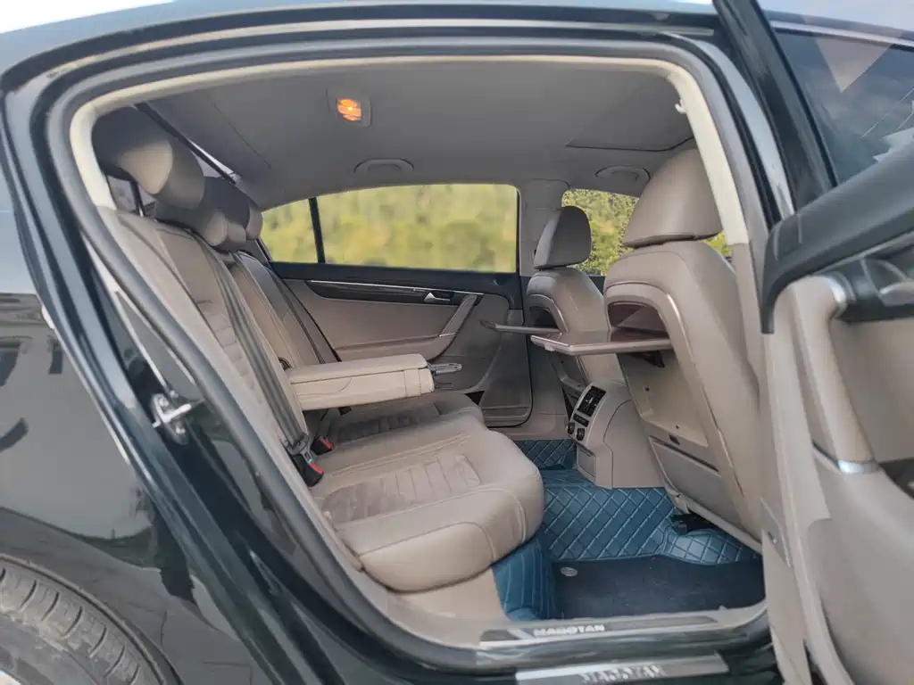 VOLKSWAGEN MAGOTAN 2016