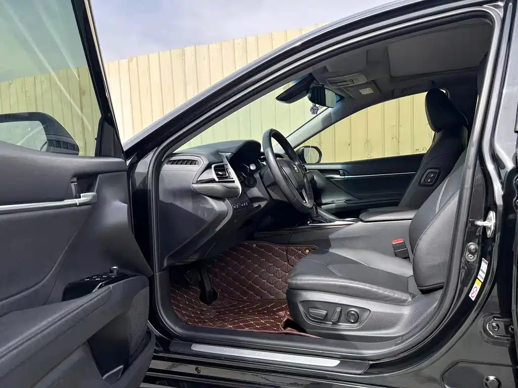 TOYOTA CAMRY 2018