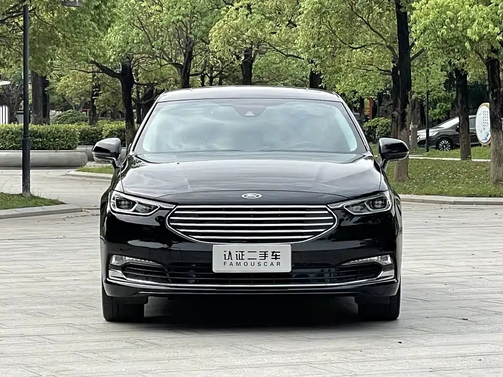 FORD TAURUS 2021