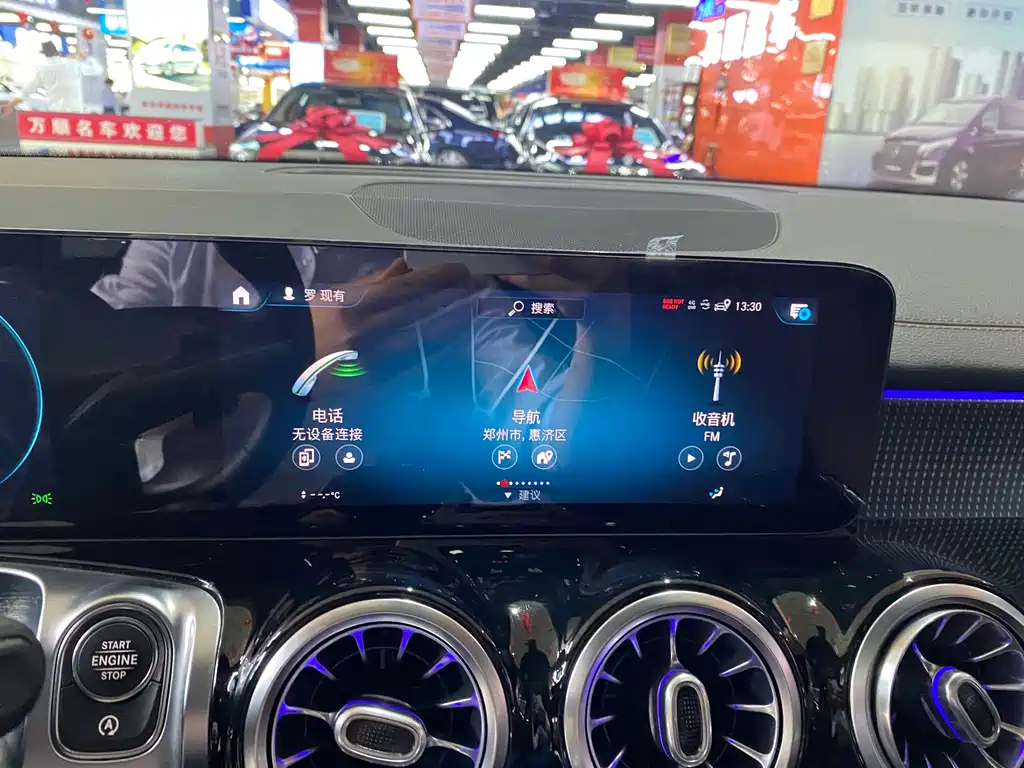 MERCEDES BENZ GLB 2021