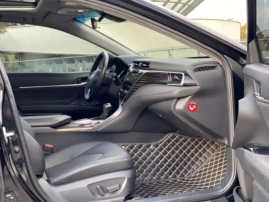 TOYOTA CAMRY 2019