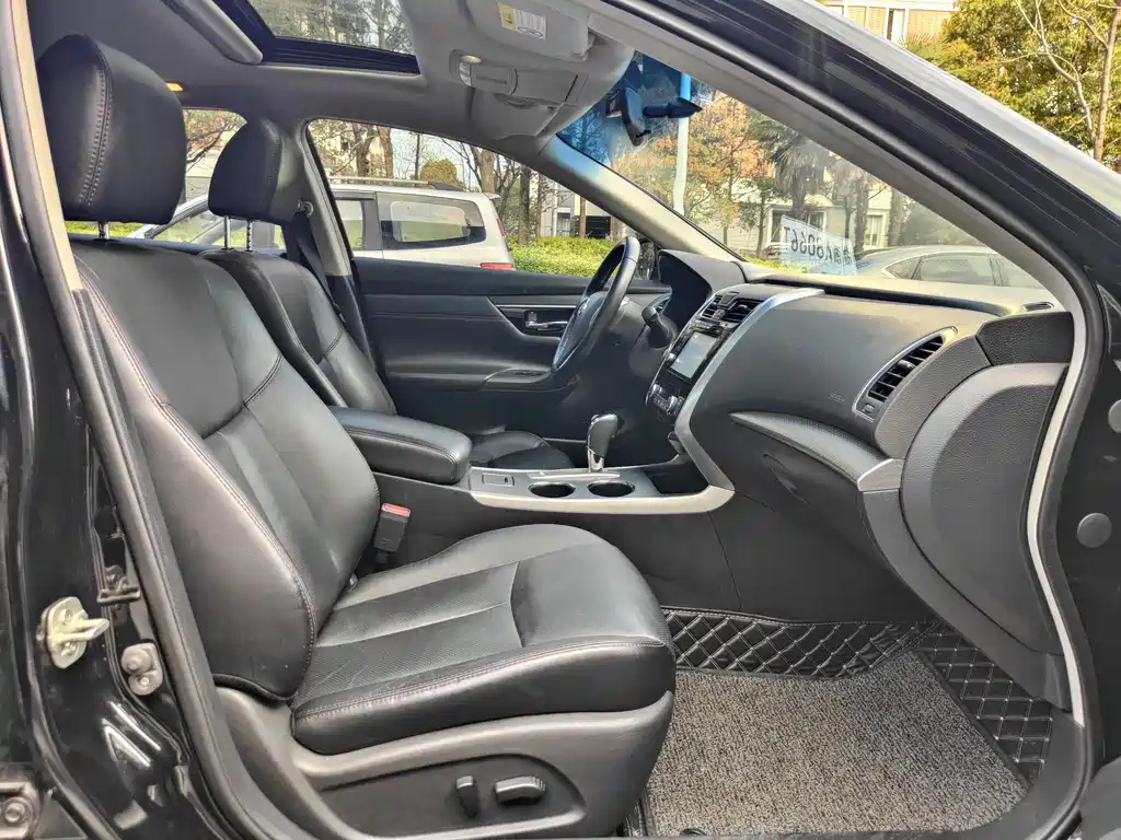 NISSAN TEANA 2016