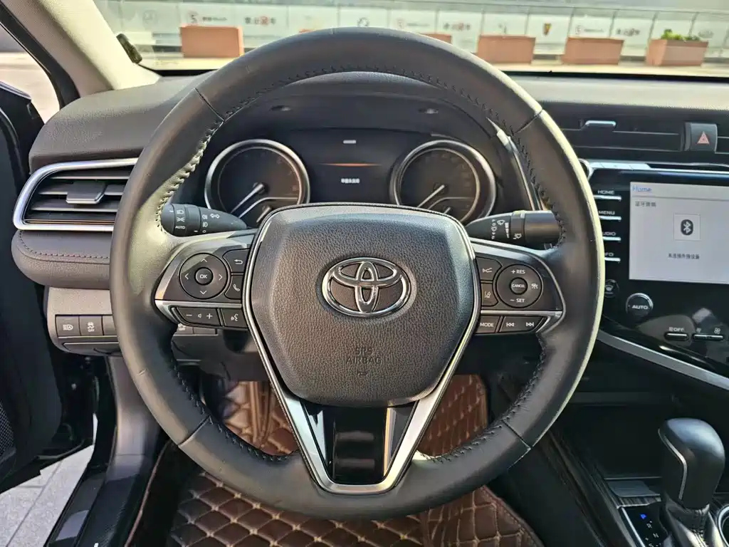 TOYOTA CAMRY 2019