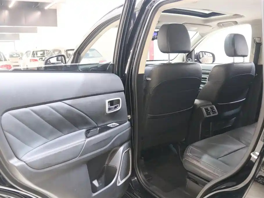 MITSUBISHI OUTLANDER 2019