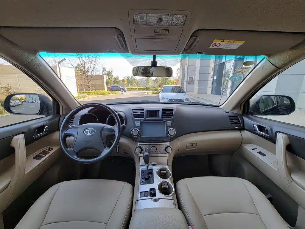 TOYOTA HIGHLANDER 2012