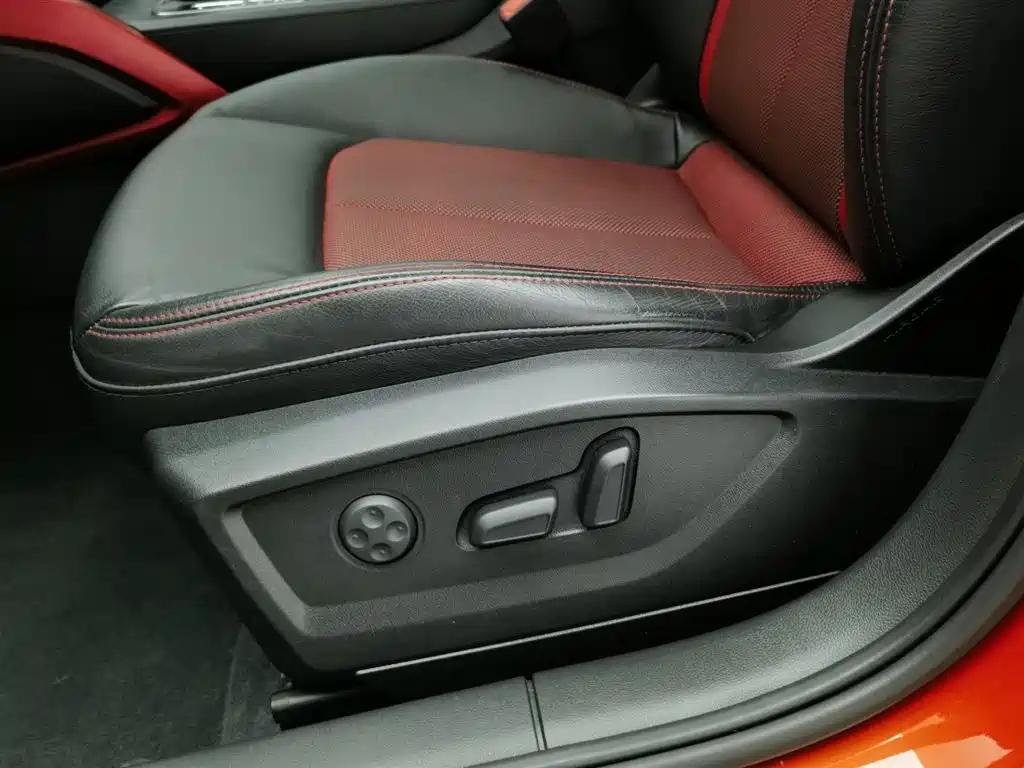 AUDI Q2L 2020