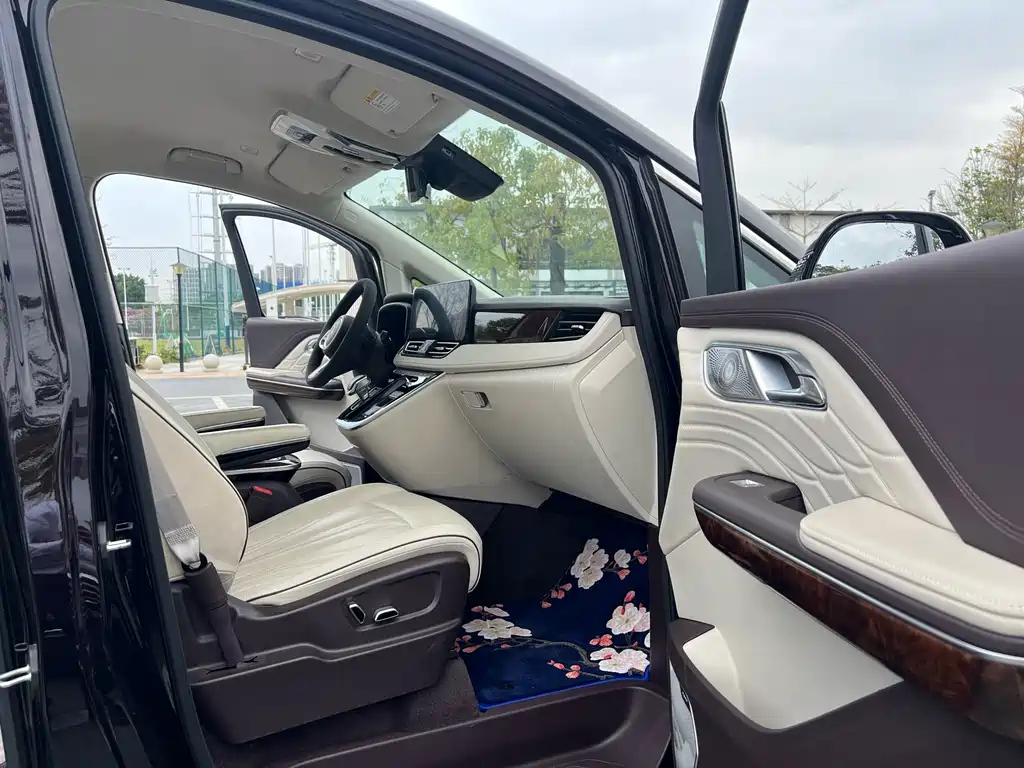 HONGQI HQ9 2022