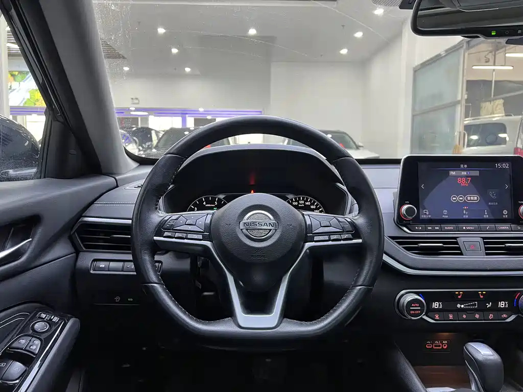 NISSAN TEANA 2020
