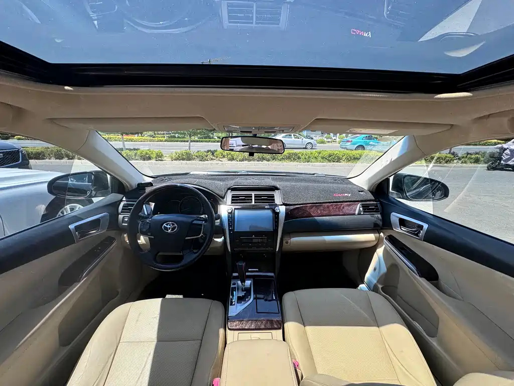 TOYOTA CAMRY 2015