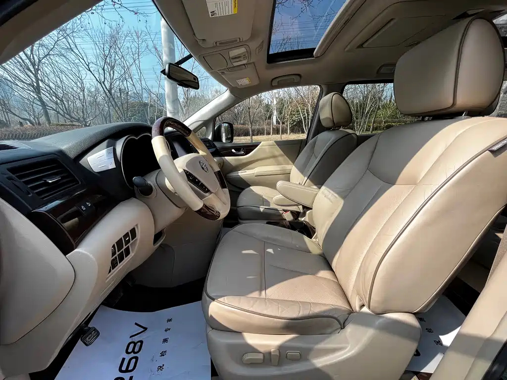 NISSAN QUEST 2014