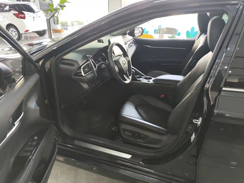 TOYOTA CAMRY 2023