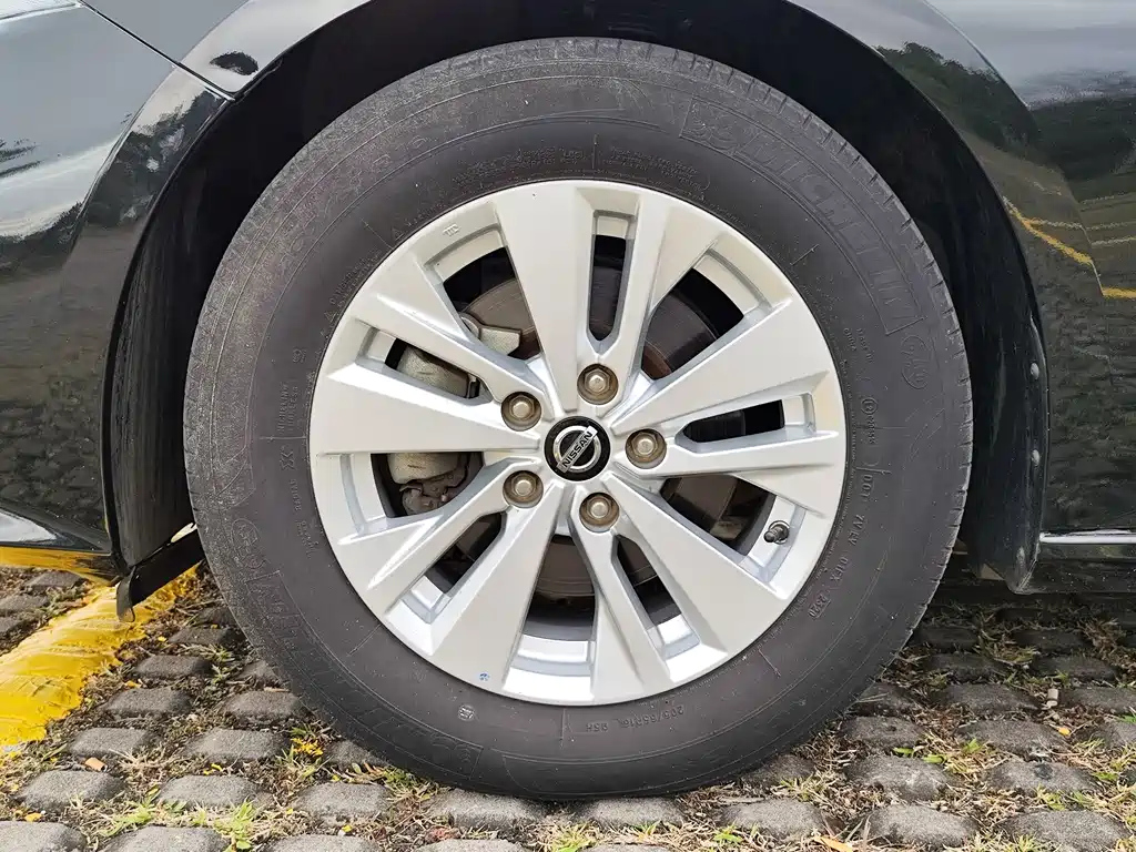 NISSAN TEANA 2020