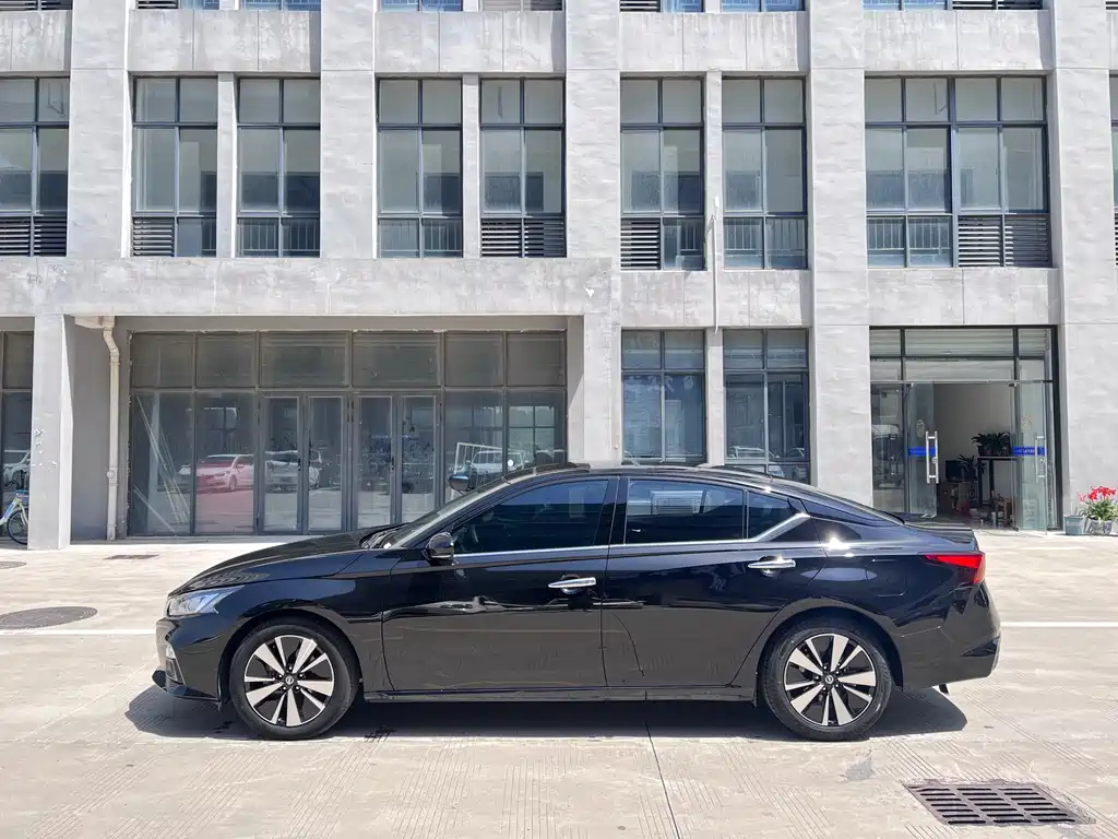 NISSAN TEANA 2021