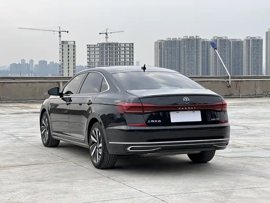 VOLKSWAGEN PASSAT 2022