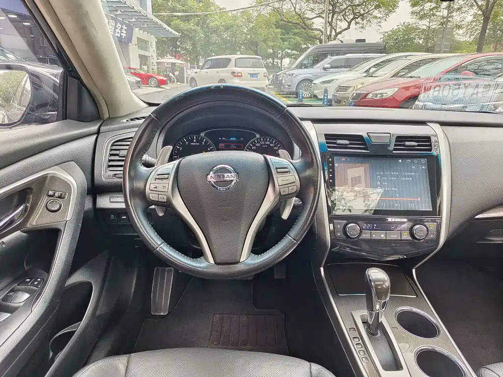 NISSAN TEANA 2015